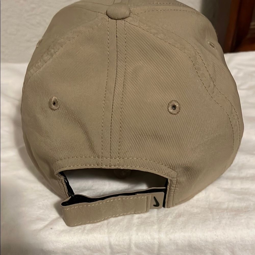 Georgia Bulldogs Nike Khaki Cap/Hat with Embroidered Logo - Picture 4 of 7
